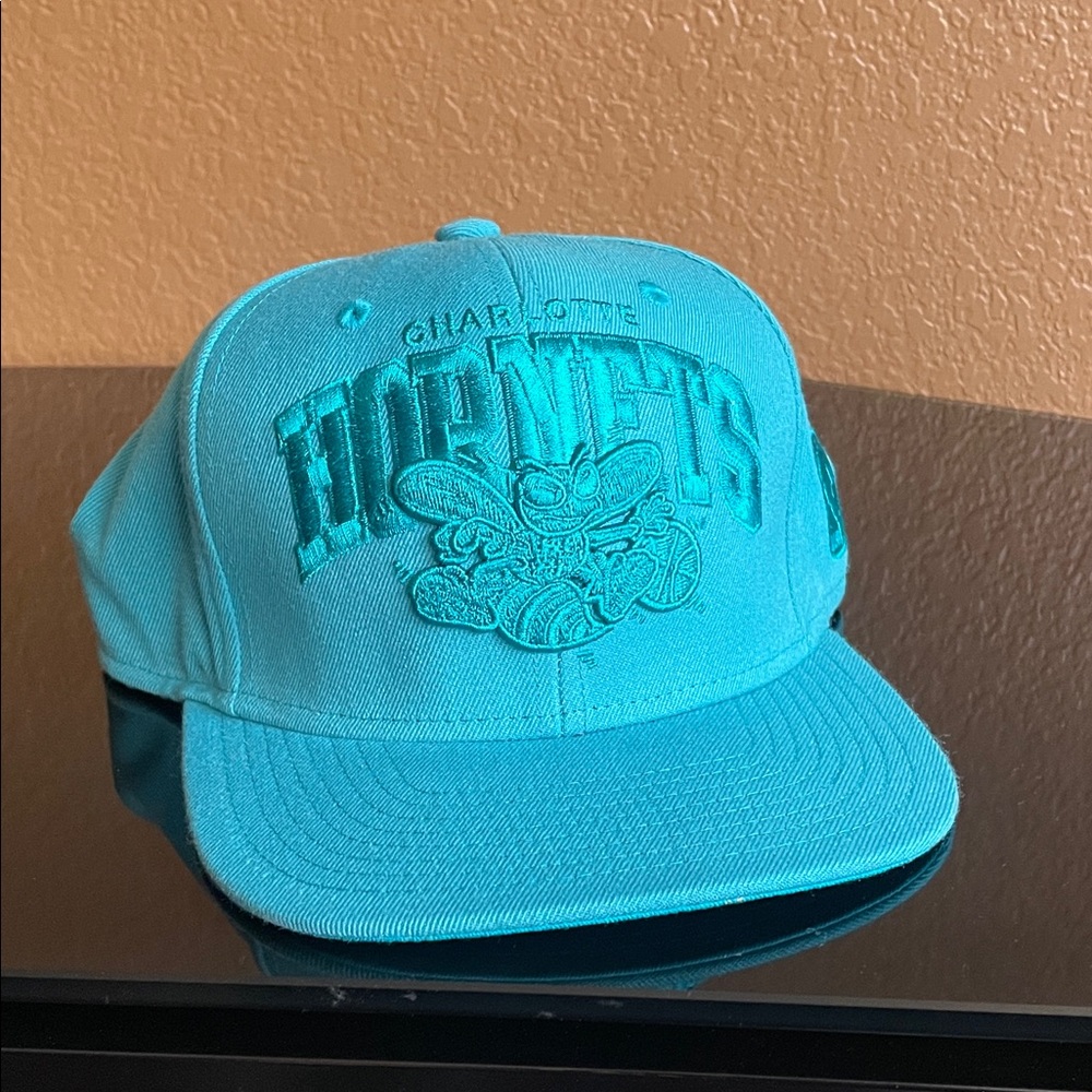 Charlotte Hornets Mitchell & Ness Aqua SnapBack Cap NBA